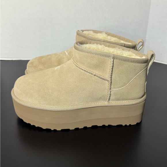 Women’s UGG classic ultra mini platform boot - Picture 3 of 5